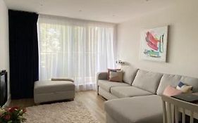 Modern Central Flat With Balcony & Free Parking On-Site